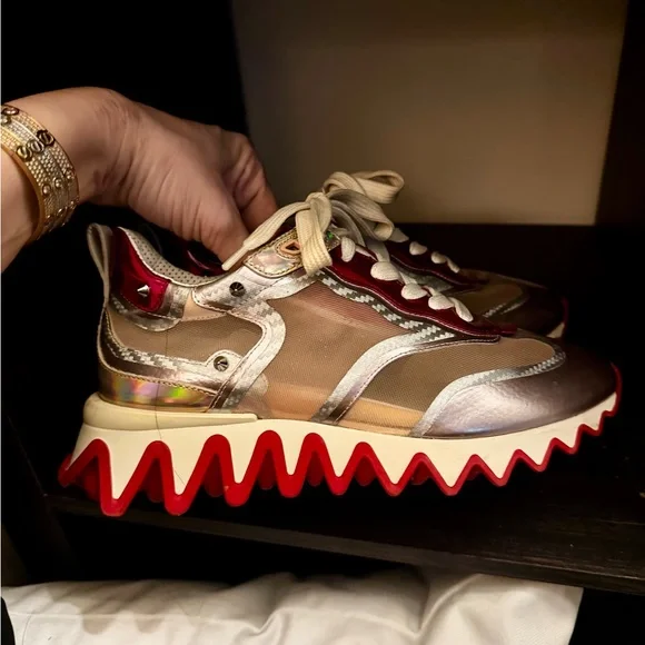 Louboutin Loubishark gym shoe 👟
Box and dust bags included - Picture 3 of 9